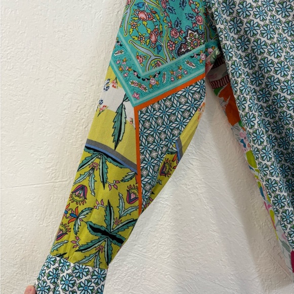 Avani del amour Colorful Print Button Up Shirt - Picture 3 of 8